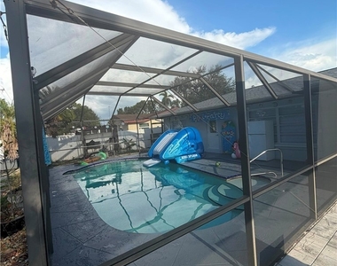 2267 Aldridge Avenue - Photo Thumbnail 5