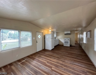 2268 Carlisle Lane - Photo Thumbnail 5