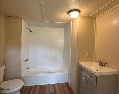 2268 Carlisle Lane - Photo Thumbnail 8