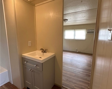 2268 Carlisle Lane - Photo Thumbnail 11