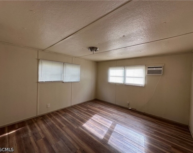 2268 Carlisle Lane - Photo Thumbnail 9