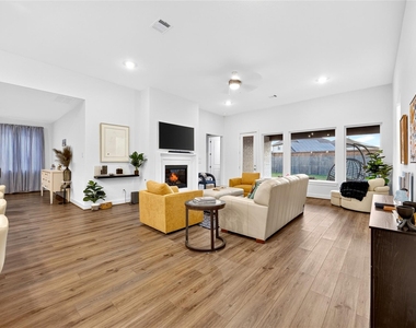 9407 Sweet Palm Street - Photo Thumbnail 8