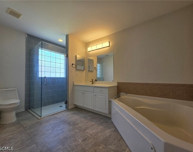 760 Lamar Street E - Photo Thumbnail 11