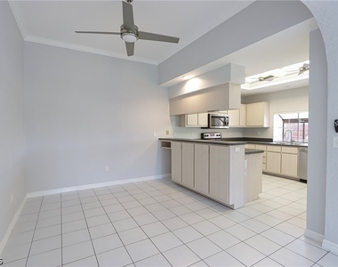 5510 Sw 4th Place - Photo Thumbnail 4