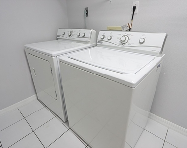 5510 Sw 4th Place - Photo Thumbnail 17