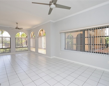 5510 Sw 4th Place - Photo Thumbnail 1