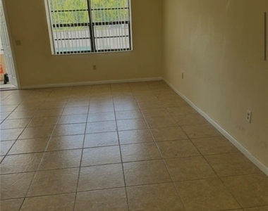 919 Se 8 Terrace - Photo Thumbnail 2