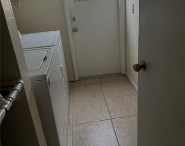 919 Se 8 Terrace - Photo Thumbnail 7