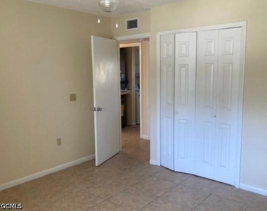 919 Se 8 Terrace - Photo Thumbnail 4