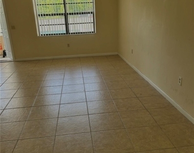 919 Se 8 Terrace - Photo Thumbnail 8