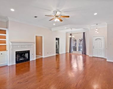 2920 Mirrormere Circle - Photo Thumbnail 5