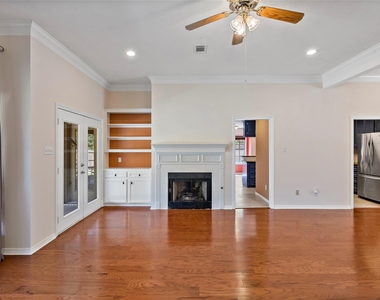 2920 Mirrormere Circle - Photo Thumbnail 10