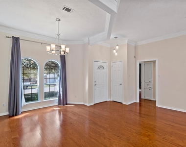 2920 Mirrormere Circle - Photo Thumbnail 12