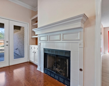 2920 Mirrormere Circle - Photo Thumbnail 9