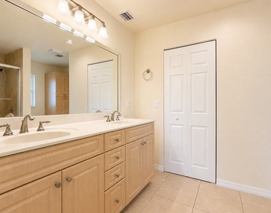 1429 Se 31st Terrace - Photo Thumbnail 10