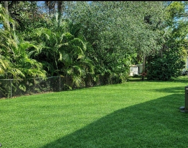 917 Freemont Street - Photo Thumbnail 13