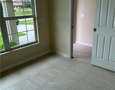 1609 Savona Parkway W - Photo Thumbnail 6