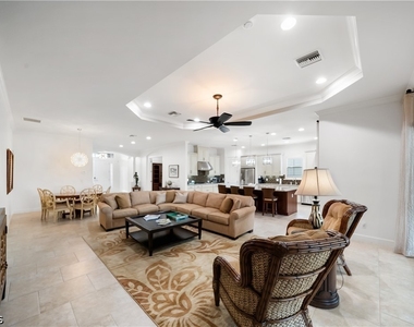 9235 Rialto Lane - Photo Thumbnail 15