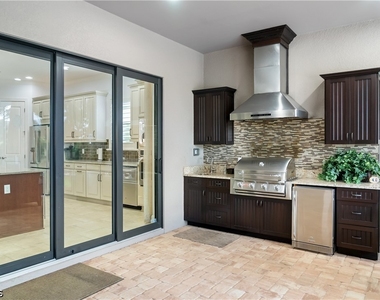 9235 Rialto Lane - Photo Thumbnail 31