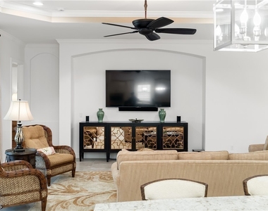 9235 Rialto Lane - Photo Thumbnail 14