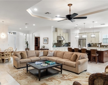 9235 Rialto Lane - Photo Thumbnail 12