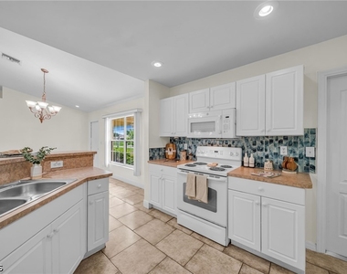 2724 Sw 2nd Avenue - Photo Thumbnail 11