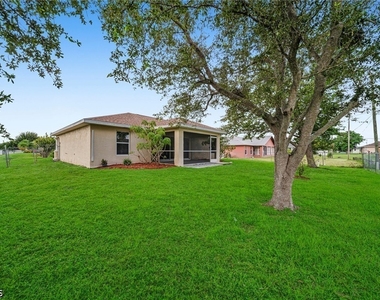 2724 Sw 2nd Avenue - Photo Thumbnail 30