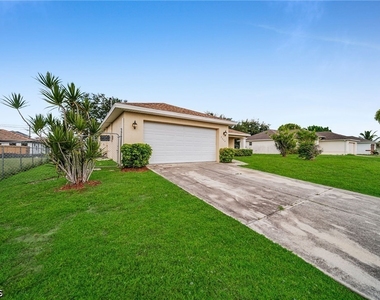 2724 Sw 2nd Avenue - Photo Thumbnail 1