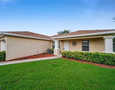 2724 Sw 2nd Avenue - Photo Thumbnail 3