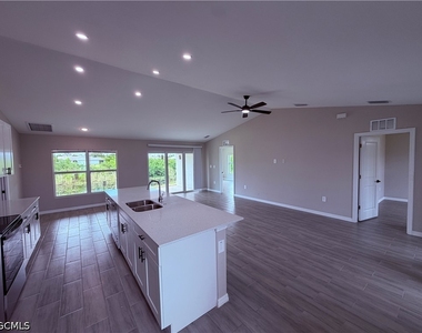 1017 Ne 44th Street - Photo Thumbnail 2