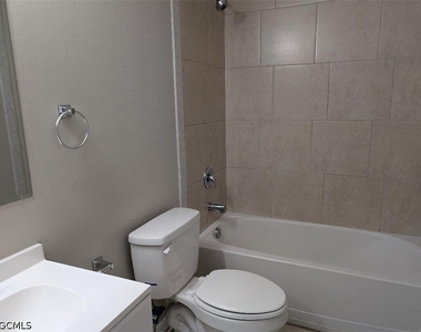 3706 Se 9th Place - Photo Thumbnail 8