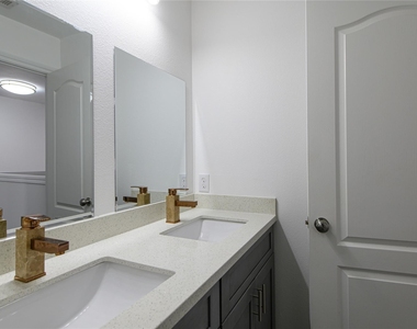 3429 Township Grove Lane - Photo Thumbnail 14