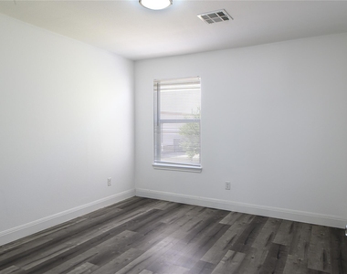 3429 Township Grove Lane - Photo Thumbnail 11