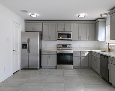 3429 Township Grove Lane - Photo Thumbnail 4