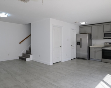 3429 Township Grove Lane - Photo Thumbnail 3