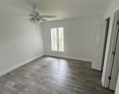 2430 Mansfield Avenue S - Photo Thumbnail 3