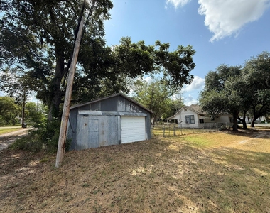 715 Anderson Street - Photo Thumbnail 2