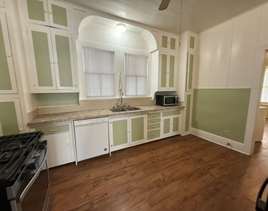 715 Anderson Street - Photo Thumbnail 5