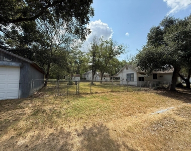 715 Anderson Street - Photo Thumbnail 3