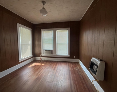 715 Anderson Street - Photo Thumbnail 9