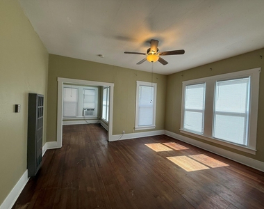 715 Anderson Street - Photo Thumbnail 4
