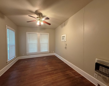 715 Anderson Street - Photo Thumbnail 6