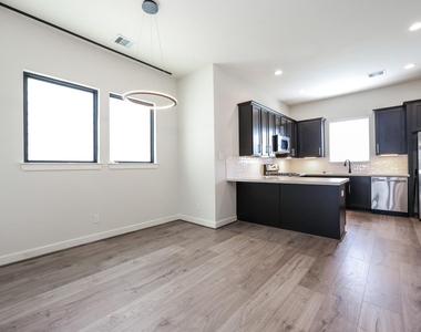 4508 Trevor Park Lane - Photo Thumbnail 6