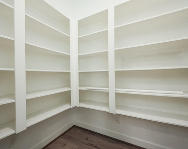 4508 Trevor Park Lane - Photo Thumbnail 8