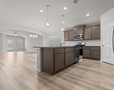1164 Kennesaw Drive - Photo Thumbnail 5