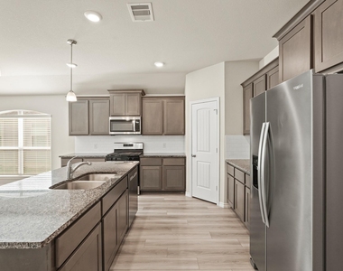 1164 Kennesaw Drive - Photo Thumbnail 6