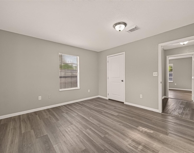 1449 Mesquite Street - Photo Thumbnail 3