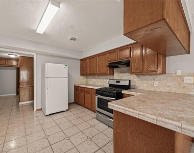 1449 Mesquite Street - Photo Thumbnail 8