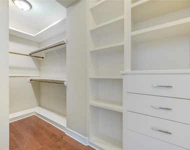 1117 W 18th Street - Photo Thumbnail 22