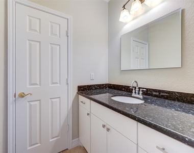 1117 W 18th Street - Photo Thumbnail 27